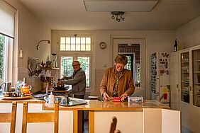 Louis en Marijke in hun keuken